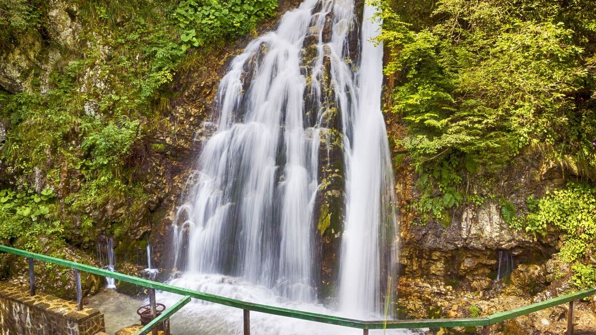 Cascada Urlătoarea